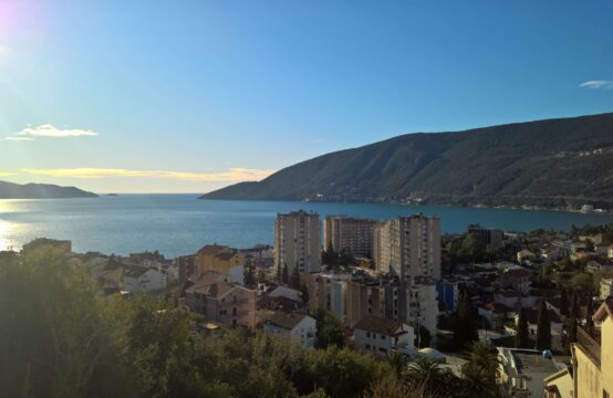 House on 4 floors with sea view in Igalo, Municipality of Herceg Novi.