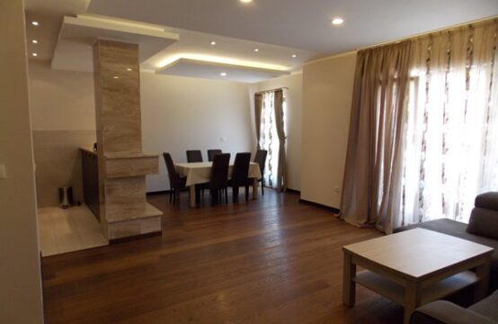 Two bedrooms apartment in Nivel building