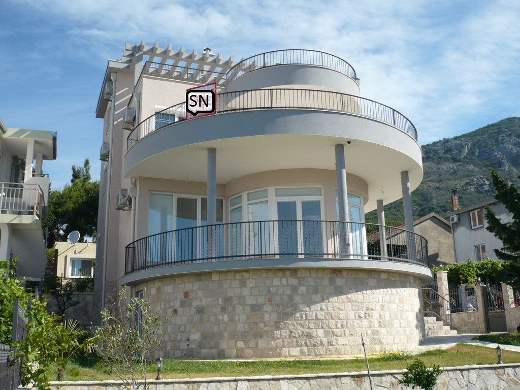 Luxury villa with stunning panoramic sea view