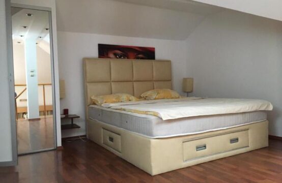 One bedroom apartment with gallery in the center of Budva
