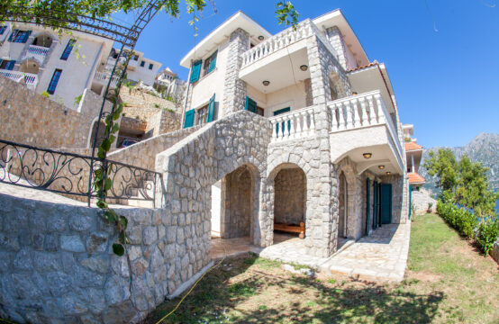 Nova moderna vila u elitnom selu Kostanica