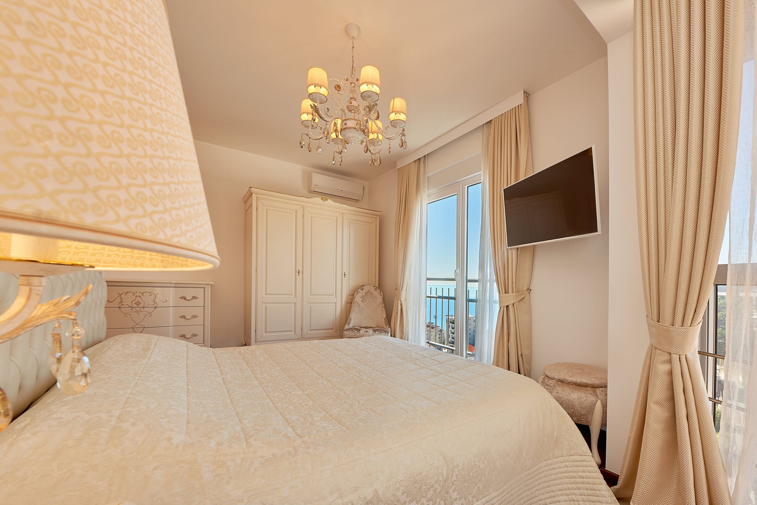 100 Penthouses You Need to See - Rhythm of the Home - Unique Penthouse Apartment