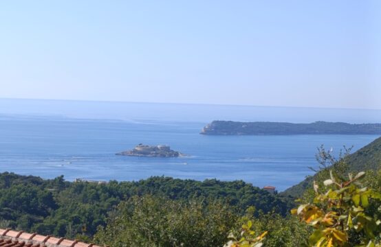 Plot overlooking the island of Mamula and the peninsula of Prevlaka