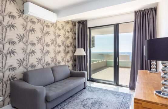 ONE-BEDROOM APARTMENT WITH STUNNING VIEW, 20 METERS FROM THE SEA, BEČIĆI