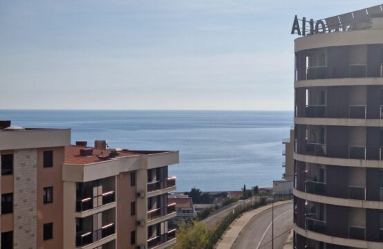 One bedroom apartment in a new complex with sea view