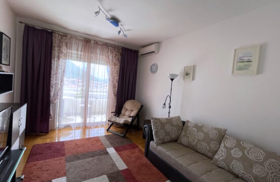 Dvosoban stan u blizini nove škole