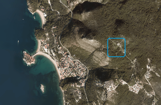 Urbanized plot in a beautiful place