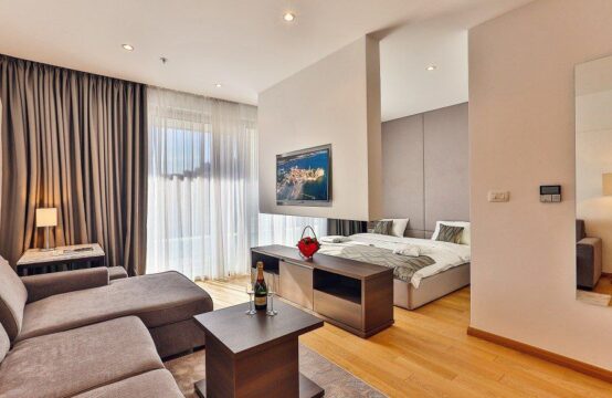 Студия 46 м² в центре Будвы, на первой линии от моря