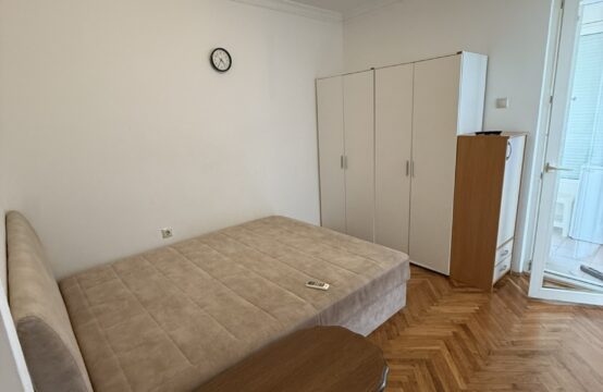 One-bedroom apartment for rent for one year or longer